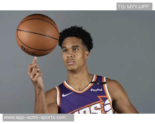 奥索伊戈达罗称赞布克易于相处并能有效执行教练战术 奥索伊戈达罗称赞布克易于相处并能有效执行教练战术